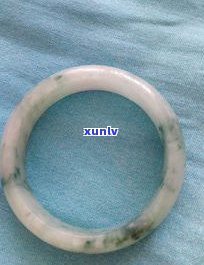 玉石手鐲毛胚加工優(yōu)選地與周期解析，兼論毛坯料與成品的核心區(qū)別